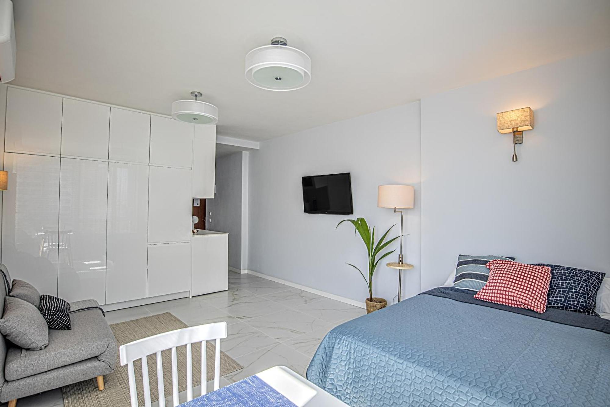 Elegant Studio With Pool And Seaview Торремолинос Экстерьер фото